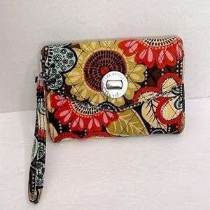 Vera Bradley Flower Shower Turnlock Wristlet EUC